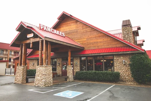 reagans-storefront-color Reagan's House of Pancakes front of restaurant at 2820 Parkway in Pigeon Forge, TN